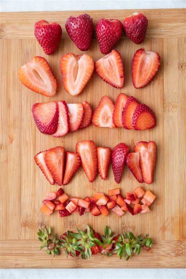 How to Cut Strawberries: A Comprehensive Guide
